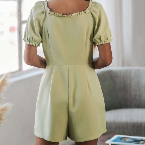 Cupshe Ruffles Short Sleeve Buttons Romper | Size M | NWT | Feminine Fit - Picture 3 of 4